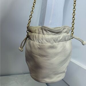 Vintage White bucket bag with gold chain